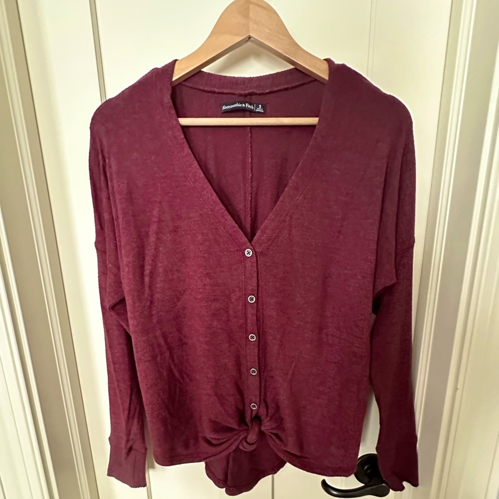 Abercrombie tie front long sleeve top, size S